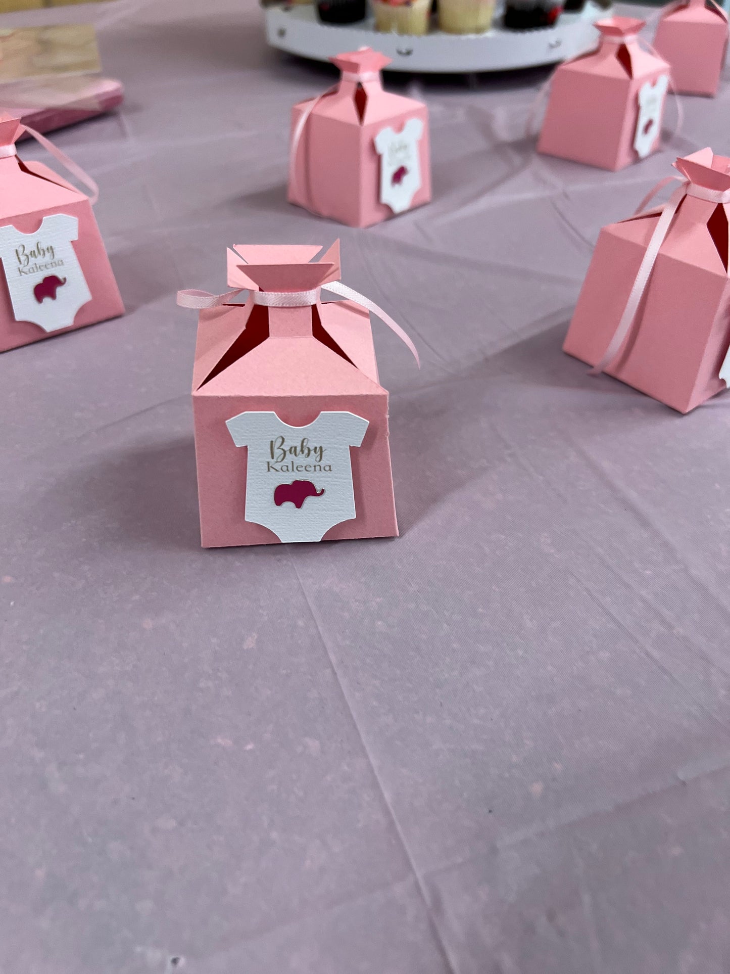 Baby Bodysuit Favors Box, Elephant Baby Shower, Baby Elephant Theme, Boy or girl Candy Boxes, Gender Reveal, Pregnancy Announcement